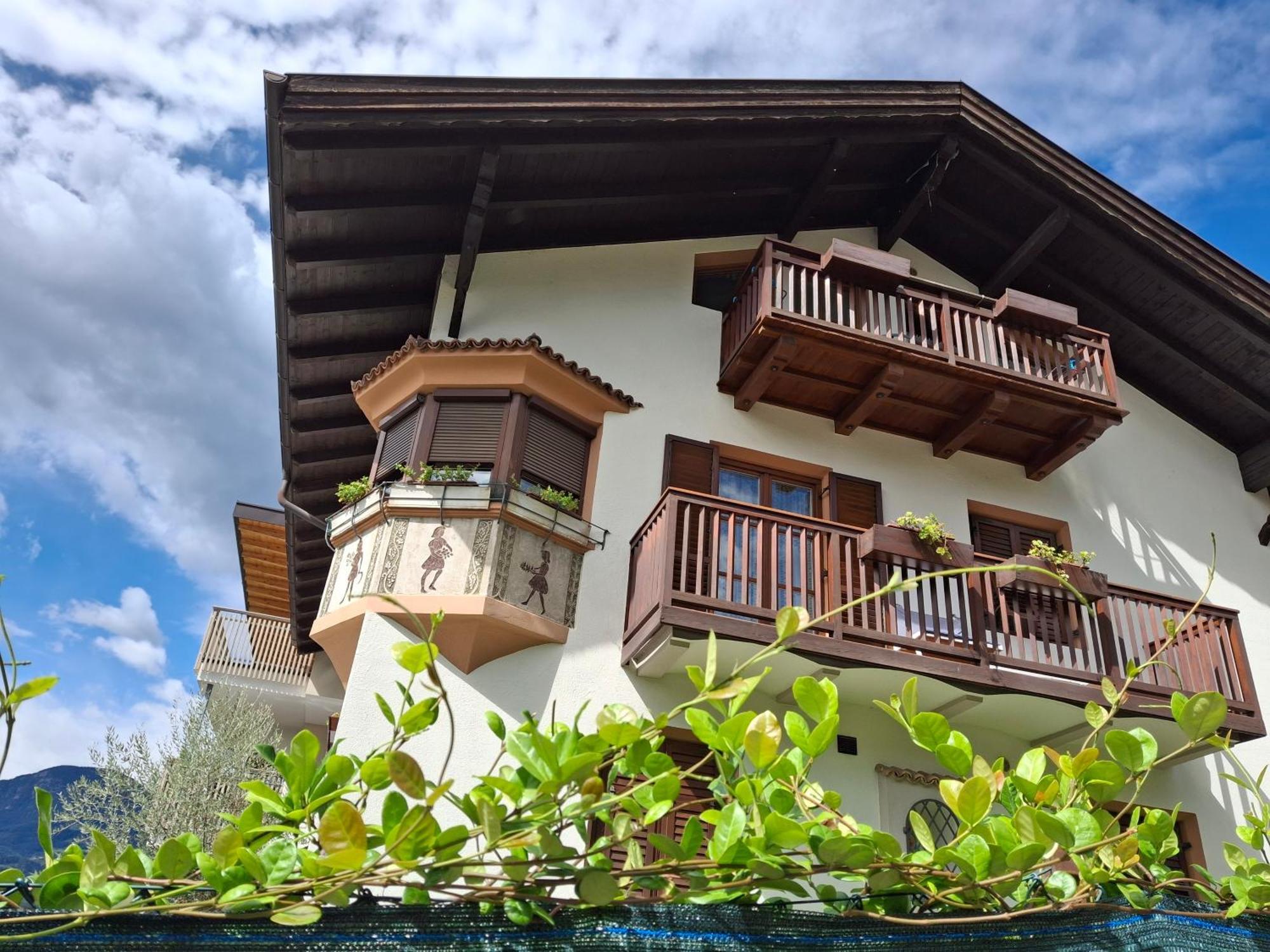 "Bindergor-Hof" Georg Barbieri Apartment Terlano Bagian luar foto